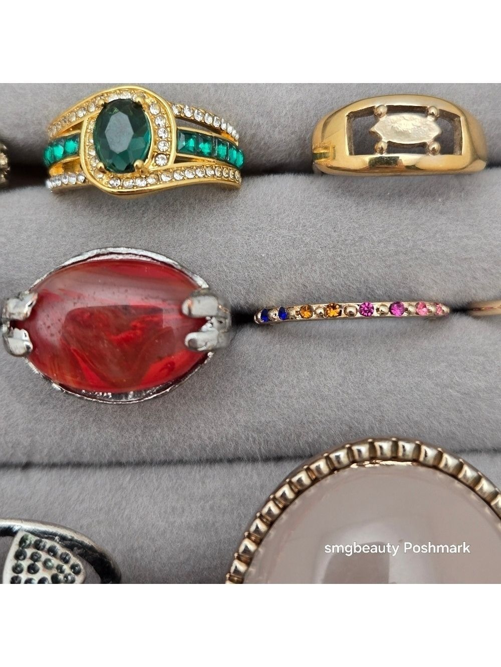 Lot of 35 Assorted Rings Mixed Sizes & Colors Fashion Jewelry - Picture 7 of 13